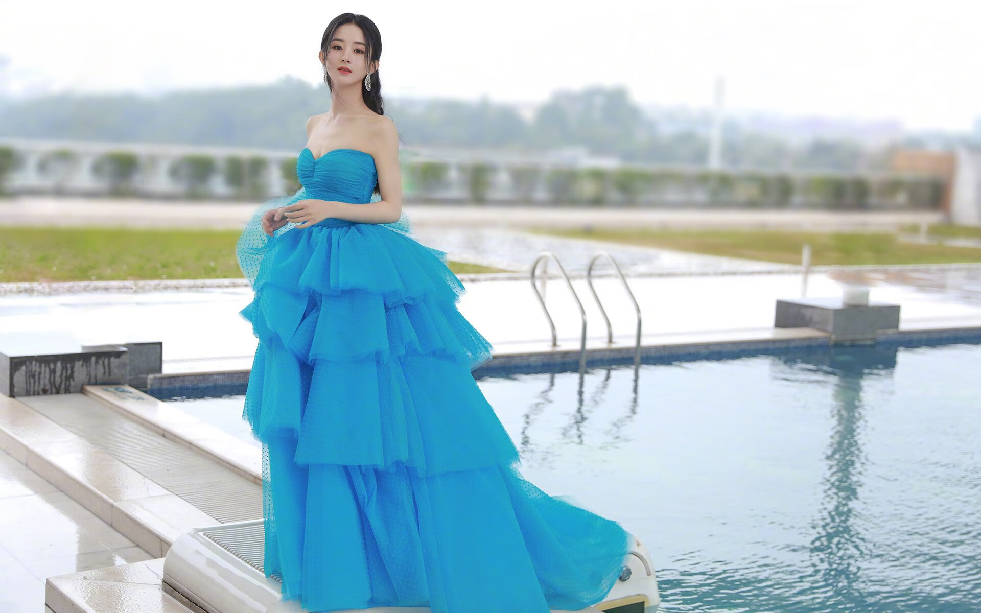 墨西哥球迷在冰天雪地中跳“足球辣舞”