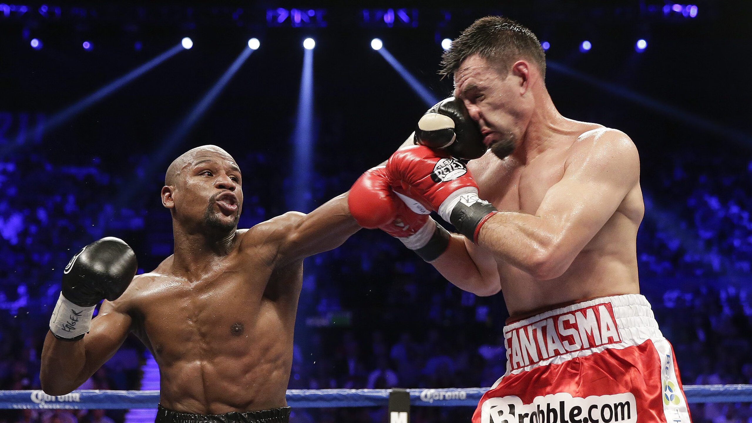 篮球场光影:全球巅峰对决如火如荼,篮球场灯光照度标准