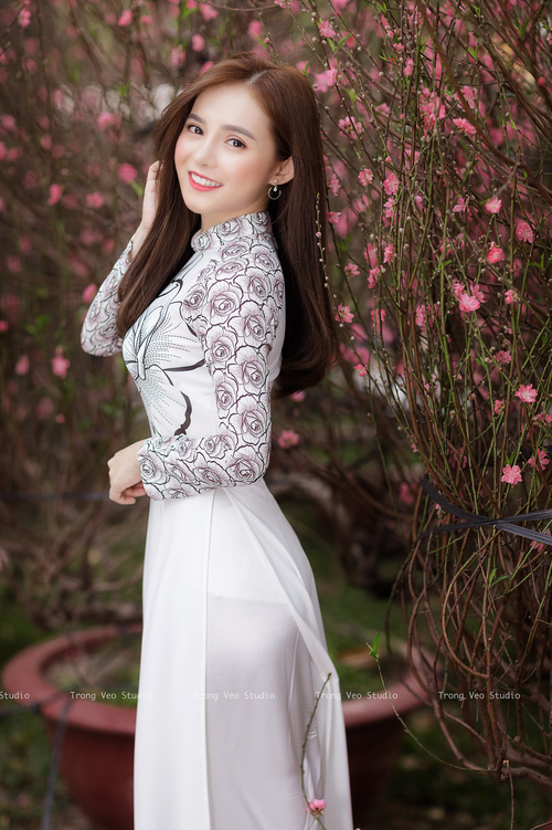 Leyu Sports (乐鱼体育)-希腊女篮在欧洲锦标赛中再迎佳绩，传统劲旅不断保持强势，希腊女球迷