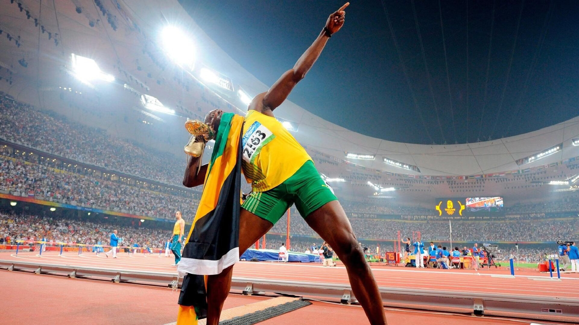 “虚拟现实引领青训革新——未来巨星源自科技赋能的沉浸式训练体系”